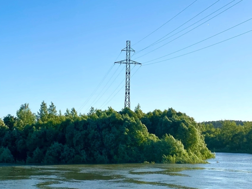 МинЖКХ напоминает: Самовольное проникновение на энергообъекты влечет уголовную ответственность